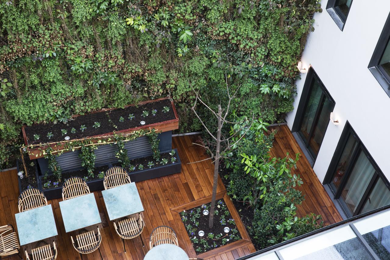 فندق ميزون بريغيت باريس المظهر الخارجي الصورة The courtyard at the hotel